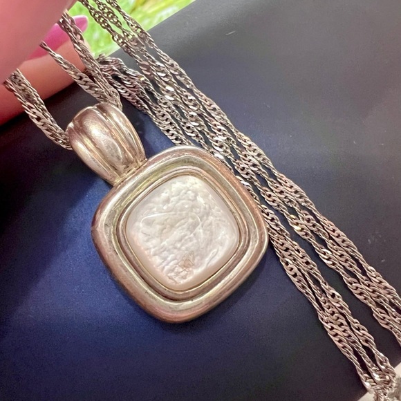 Vintage Large Mother Of Pearl Pendant Solid 925 Sterling Silver triple row chain - Picture 15 of 15